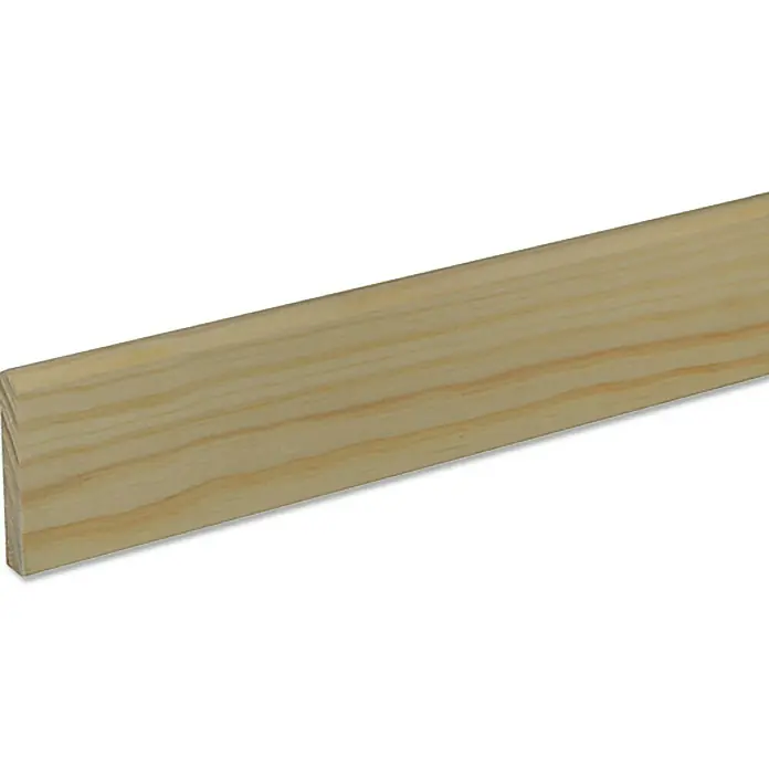 Sockelleiste SF262 - 240 x 1 x 5,8 cm, Fichte/Kiefer - Nahaufnahme eines unbehandelten Kiefernholzstücks, ideal für Bau- und Handwerksprojekte. Die natürliche Maserung und Farbe sind sichtbar.