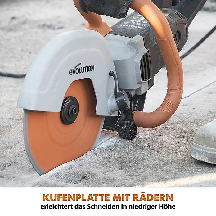 Evolution R255DCT Elektro-Betonsäge 255 mm mit Diamanttrennscheibe -  - Graue und schwarze Betonsäge mit orangefarbenem Blatt, ausgestattet mit einer Kufenplatte mit Rädern, schneidet in Betonoberfläche.