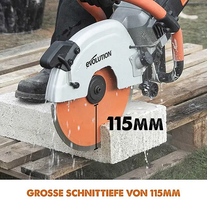 Evolution R300DCT+ Betonsäge 300 mm mit Diamantblatt & Wasserzufuhr -  - Evolution Trennsäge schneidet Betonblock mit 115mm Schnitttiefe.