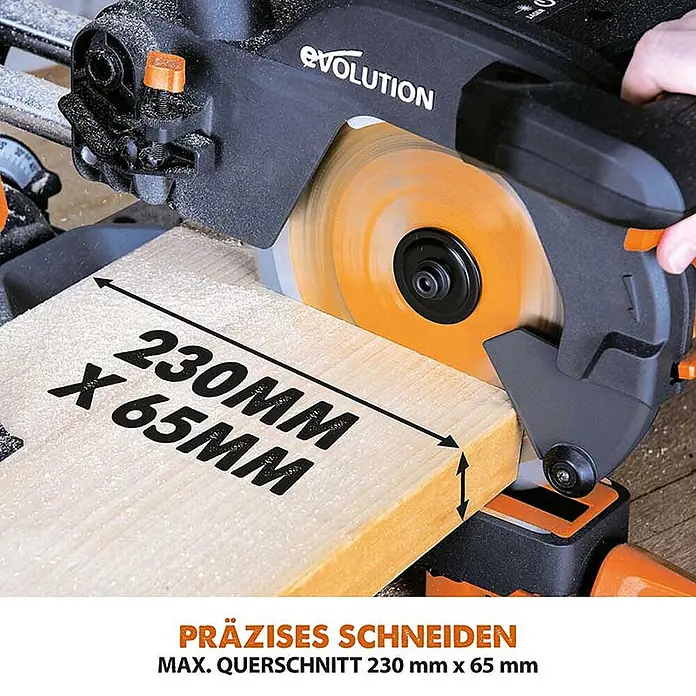 Evolution R210SMS+ Zug-Kapp- und Gehrungssäge 210 mm, TCT-Blatt -  - Evolution Gehrungssäge schneidet ein Holzbrett, zeigt max. Querschnitt von 230 mm x 65 mm.