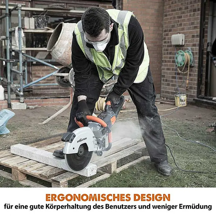 Evolution R300DCT 300 mm 12" Elektro-Betonsäge mit Diamant-Sägeblatt -  - Ein Mann schneidet mit einer grauen und orangefarbenen Trennsäge einen Betonstein. Ergonomisches Design für gute Körperhaltung.