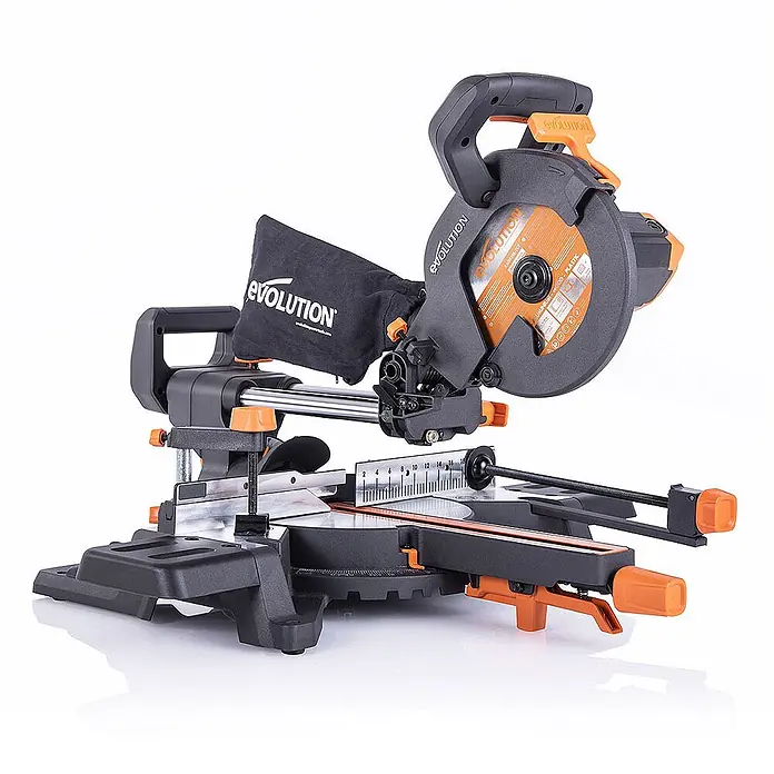 Evolution R210SMS-300+ Schiebe-Kapp- und Gehrungssäge 210 mm, TCT-Blatt -  - Schwarze und orange Evolution Gehrungssäge mit Kreissägeblatt und Staubbeutel zum Schneiden verschiedener Materialien.