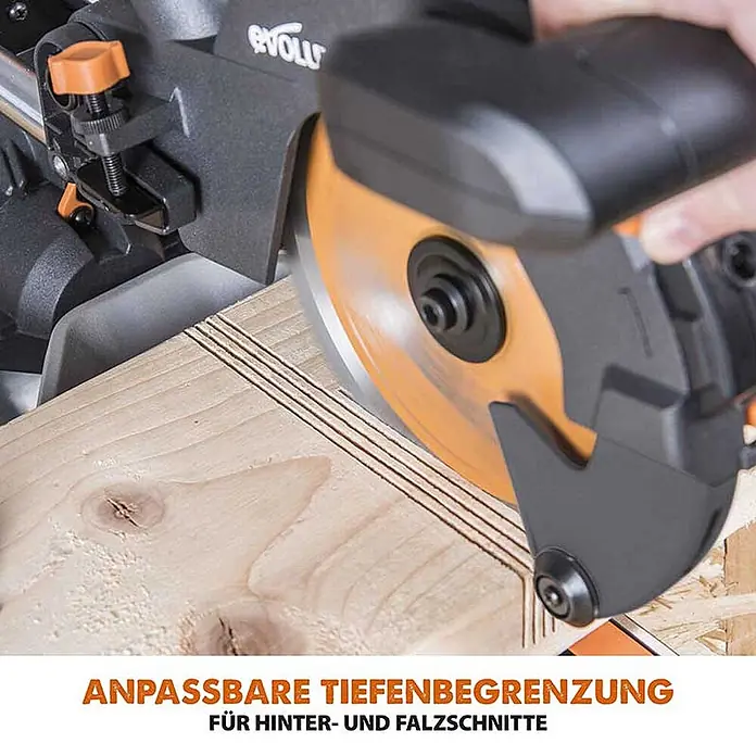 Evolution R210SMS-300+ Schiebe-Kapp- und Gehrungssäge 210 mm, TCT-Blatt -  - Schwarze und orangefarbene Säge schneidet Nuten in Holzbrett, mit einstellbarem Tiefenanschlag.