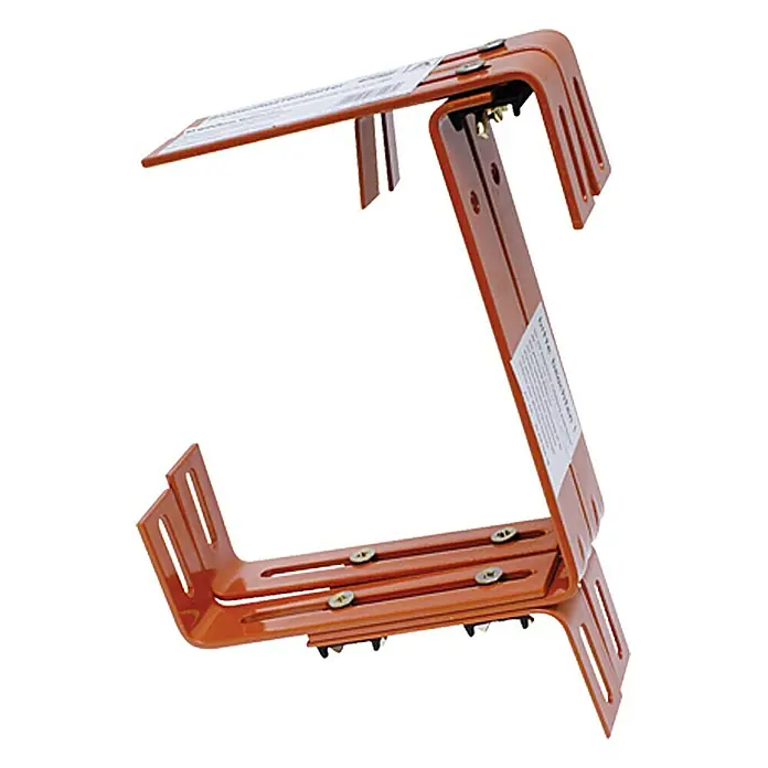 Geli Balkonkastenhalter Typ A - Terracotta, 3-fach verstellbar, 2 Stk. - Eine orangefarbene Dachleiterhalterung, die zur Befestigung einer Leiter an einem Dach verwendet wird. Ideal für sichere Dacharbeiten.
