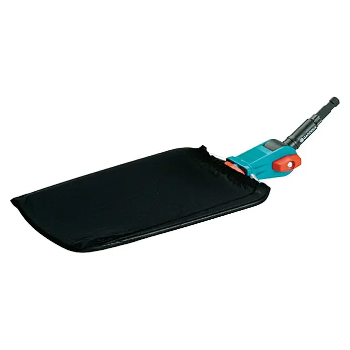 Gardena Combisystem Teichreiniger Vario 2 - Kunststoff - Abbildung eines Gardena Combisystem-Laubsammlers. Es hat einen schwarzen Sammelkorb und einen blauen Griff mit einer roten Taste.