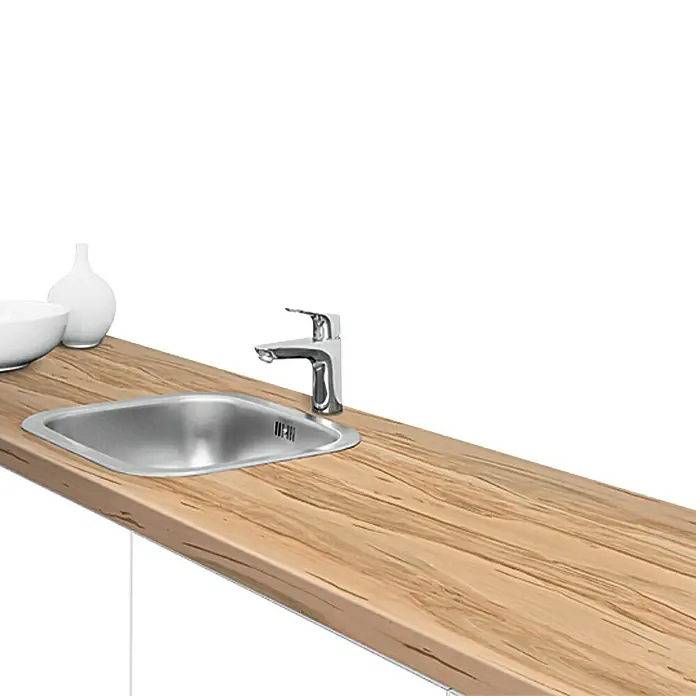 Resopal Encimera de cocina al corte - Heart Apple, Espesor: 38 mm, Ancho: 90 cm - Un fregadero de acero inoxidable con grifo sobre una encimera de madera. Perfecto para cualquier cocina moderna.