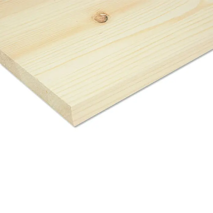 Leimholzplatte nach Maß - Kiefer, Max. Zuschnittsbreite: 1.220 mm, Max. Zuschnittslänge: 2.500 mm, Stärke: 18 mm - Nahaufnahme einer hellen Holzplatte mit feiner Maserung und einem Astloch, ideal für Heimwerkerprojekte und Möbelbau.