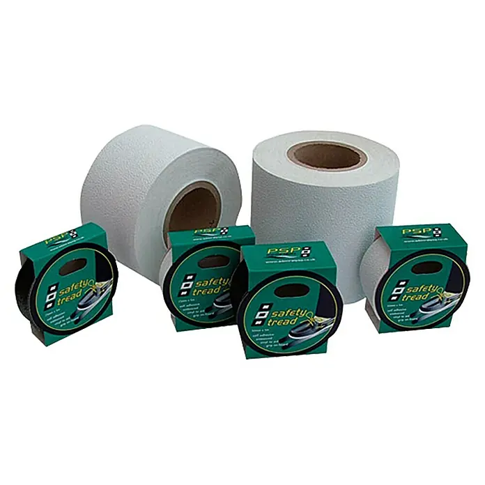 PSP Anti-Rutsch-Tape - Weiß, Breite: 50 mm - Das Bild zeigt eine Auswahl von PSP Safety Tread Antirutschbändern in verschiedenen Größen, darunter Rollen und kleinere Verpackungen.