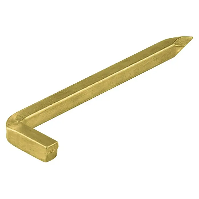 Stabilit Stahlhaken2 x 30 mm, 60 Stk., Stahl - Nahaufnahme eines winkelförmigen Messwerkzeugs aus Messing mit spitzem Ende.
