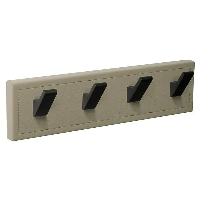 Nesu Garderobenleiste - L x B x H: 40,3 x 5,5 x 10,3 cm, Anzahl Haken: 4 Stk., Weiß, Schwarz, Leder - Wandgarderobe mit vier schwarzen Haken auf einer beigen Leiste, ideal für Jacken und Accessoires. Praktisch und stilvoll für jeden Eingangsbereich.