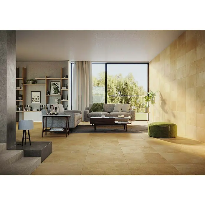 Atlas Concorde Solution Feinsteinzeugfliese Scirocco - 60 x 60 cm, Beige, Matt - Elegantes Wohnzimmer mit beigen Bodenfliesen, das ein warmes Ambiente schafft. Das Design bietet eine harmonische und stilvolle Atmosphäre.