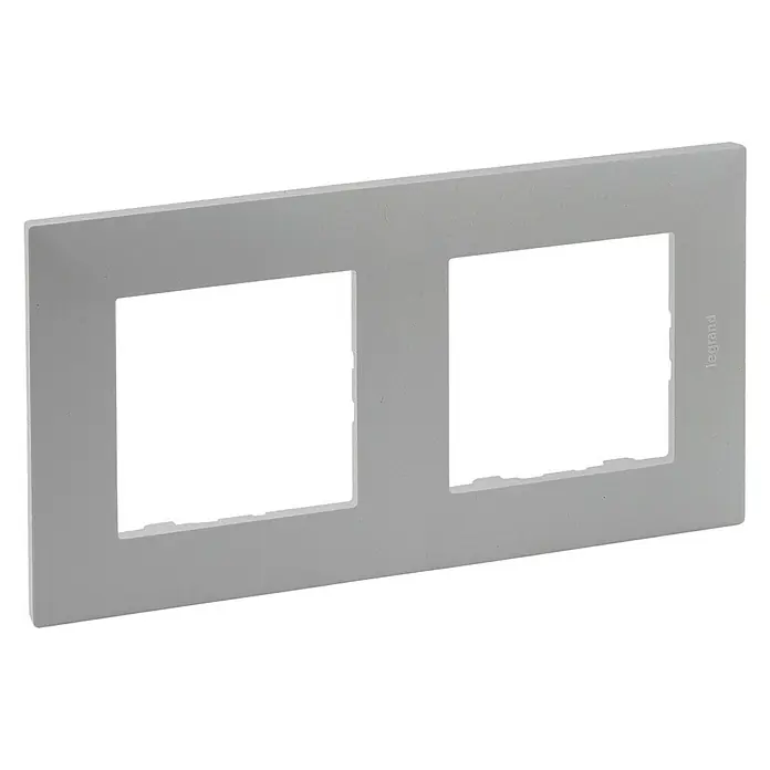 Legrand Niloé Step Marco - Aluminio, Modelo de mecanismos: x 2, Plástico, Instalar - Placa de cubierta de marco doble gris Legrand para interruptores y enchufes. Diseño elegante para interiores modernos.