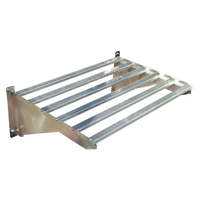 Palram – Canopia Gewächshaus-Einlegeboden Heavy Duty - 58 x 42 x 22 cm, 1 Stk. - Aufnahme mit einem Blick auf ein silberfarbenes Metallregal mit mehreren Stützen und einer dreieckigen Halterung.