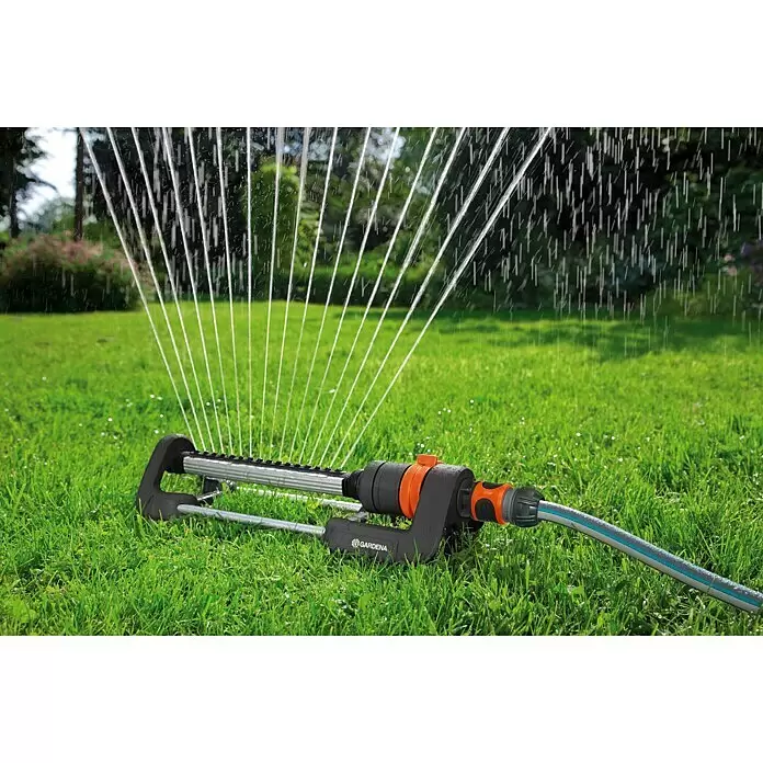 Gardena Viereckregner Aqua M - Max. Regnerfläche: 110 m² - 250 m² - Anwendungsbeispiel