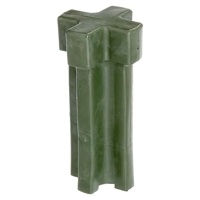Alberts Einschlag-Werkzeug - Für Einschlagbodenhülsen 70 x 70 mm oder Ø 80 mm - Detaillierte Aufnahme eines grünen Kunststoff-Zaunpfostenträgers, der für Stabilität und Haltbarkeit im Außenbereich konzipiert ist.