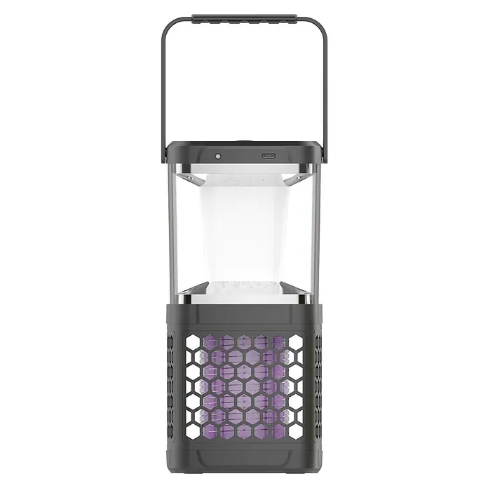 Coati Farolillo antimosquitos solar portátil - 40 m² - Primer plano de una trampa para mosquitos portátil gris con luz UV y asa para facilitar su transporte.