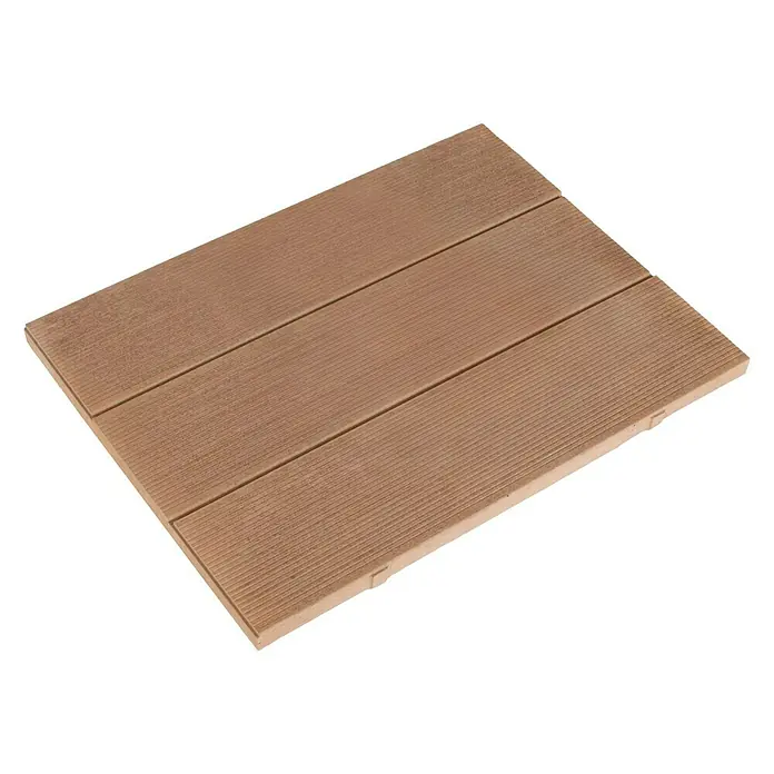 Pavimento para exterior Ipe Nogal - 57 x 44 cm, Marrón - Una pieza de baldosa de madera marrón diseñada para uso exterior. Perfecta para patios y balcones, ofreciendo un aspecto cálido y natural.