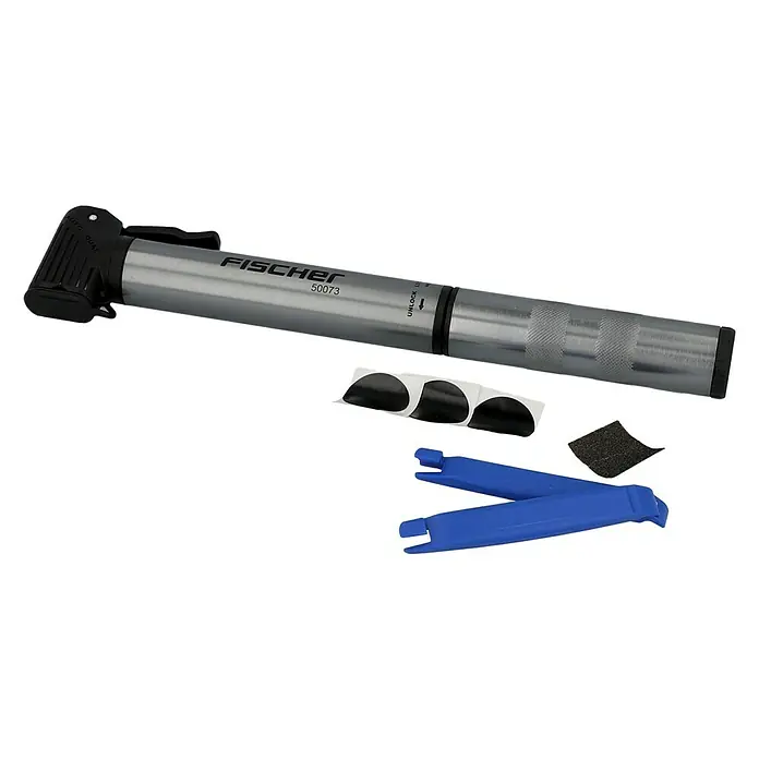 Fischer Mini-Luftpumpe - Max. Druck: 5,5 bar, Geeignet für: Fahrradventile, Grau/Schwarz - Das Bild zeigt ein Fahrradreparaturset von Fischer, inklusive Pumpe, Reifenheber und Flickzeug. Ideal für unterwegs, um kleinere Pannen selbst zu beheben.