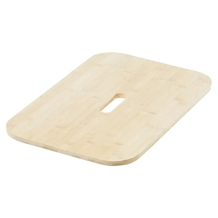 SmartStore Collect Deckel Bamboo - 56 x 37 cm - Nahaufnahme einer rechteckigen, hellen Bambusplatte mit abgerundeten Ecken und einem länglichen Loch in der Mitte.