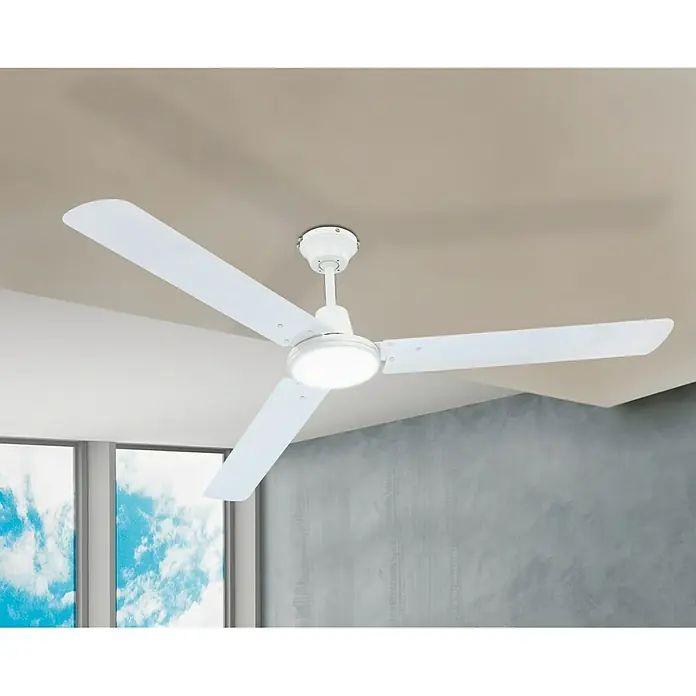 Globo Ventilador de techo Ferro - Blanco, 142 cm, 70 W - Un ventilador de techo blanco con luz integrada y tres palas, diseñado para una buena circulación del aire y mejor iluminación.