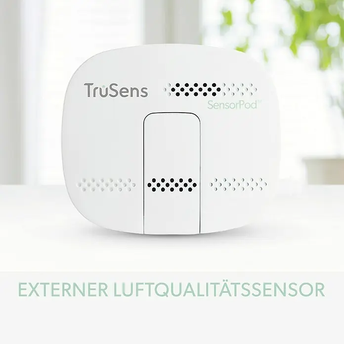 Leitz TruSens Luftreiniger Z-3000 - Raumgröße: 0 m² - 70 m², SensorPod Luftqualitätsmesser - Weißer TruSens SensorPod Luftqualitätssensor auf einem Tisch. Das Gerät verfügt über ein Gittermuster für die Luftzirkulation.