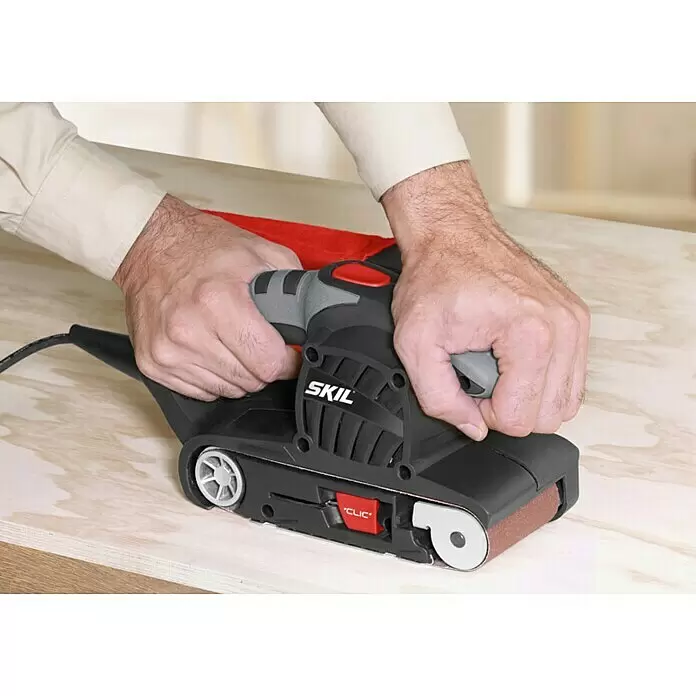 Skil Elektro-Bandschleifmaschine 1210 AA - 650 W - Anwendungsbeispiel