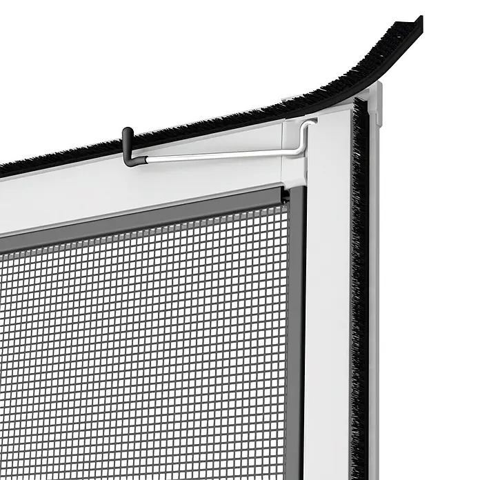 Easy Life easyLINE 2 Insektenschutzfenster XL - B x H: 150 x 210 cm, Weiß, Montage Insektengitter: Klemmen - Detailaufnahme eines Insektenschutzgitters mit Bürstendichtung und Befestigungsstange in einem Fensterrahmen.