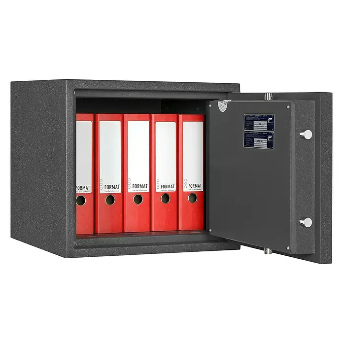 Format Feuerschutztresor PSL 3 - Doppelbart-Hochsicherheitsschloss, L x B x H: 450 x 505 x 450 mm - Ein Tresor mit geöffneter Tür und mehreren roten Aktenordnern der Marke Format im Inneren. Solide Aufbewahrung für wichtige Dokumente.