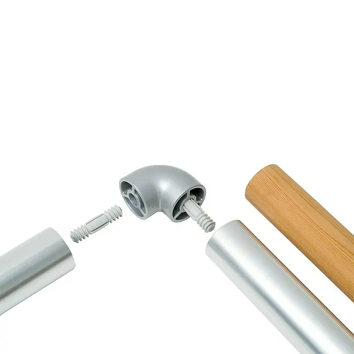 Codo de 90º para pasamanos Gris - Diámetro: 40 mm, Aluminio - Primer plano de piezas de muebles: conector de esquina, piezas de conexión y varilla, listo para ensamblar, sobre un fondo negro.