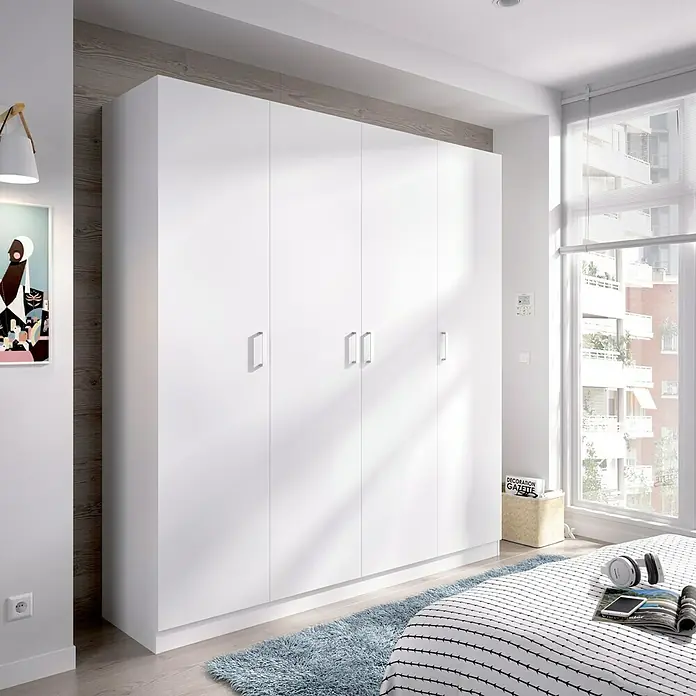 Dekit Armario para ropa Maxi - L x An x Al: 52 x 200 x 215 cm, Blanco, Número de puertas: 4 ud. - Armario blanco grande con múltiples puertas y tiradores plateados en un dormitorio luminoso. Ideal para el almacenamiento.