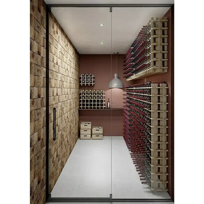 Astigarraga Weinregal - L x B x H: 75 x 22 x 75 cm, Anzahl Flaschen: 36 Stk. - Ein moderner Weinkeller mit Holzregalen, gefüllt mit Weinflaschen, hinter einer Glastür und einer Holzwand.