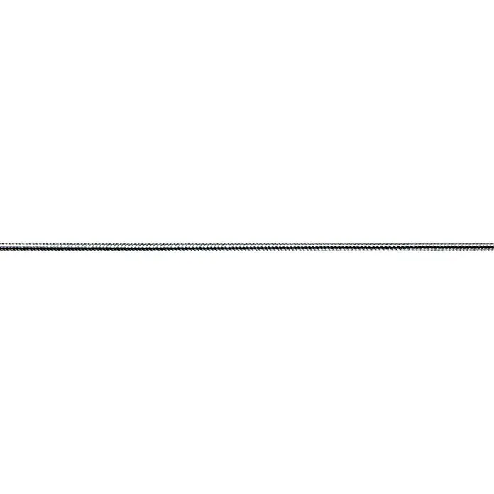 Robline Leine Meterware Dinghy Control - 3 mm, Weiß/Navy-Blau, Polyester - Nahaufnahme einer schimmernden, silbernen Schlangenkette, die sich elegant vor einem dunklen Hintergrund abhebt. Das Accessoire wirkt edel und filigran.