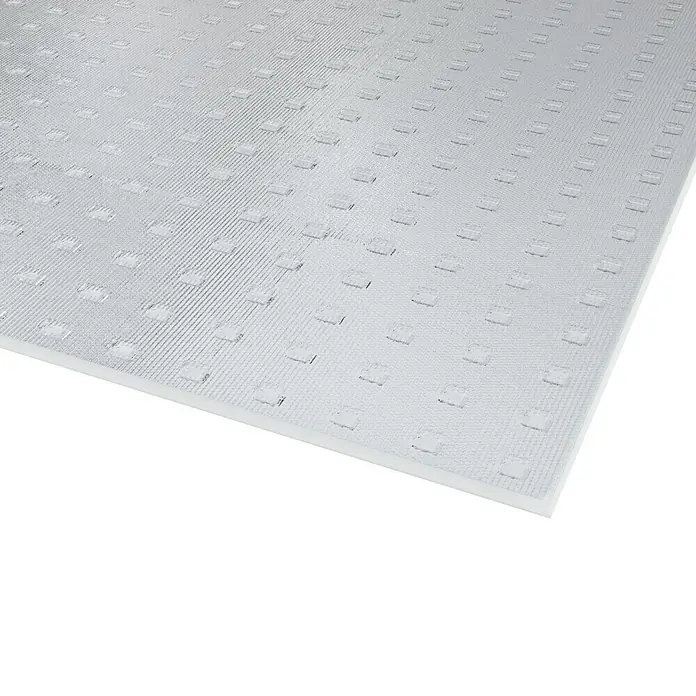 Kunstglas Owocor - 50 cm x 100 cm x 5 mm, Carree, Klar, Polystyrol - Nahaufnahme einer schallabsorbierenden Akustikplatte mit einem quadratischen Noppenmuster für verbesserte Raumakustik und Lärmminderung.