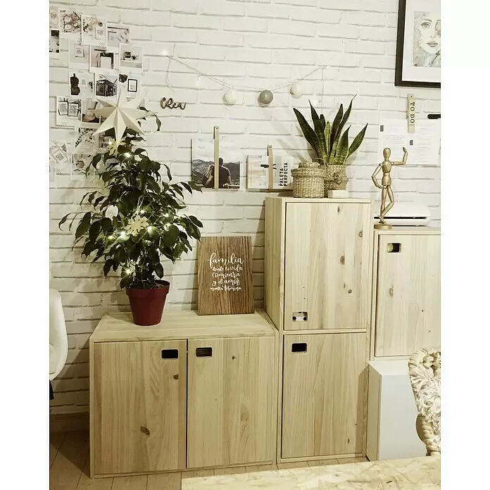 Astigarraga Dinamic Schrank - L x B x H: 33 x 37,3 x 105,4 cm, Kiefernholz - Stimmungsaufnahme