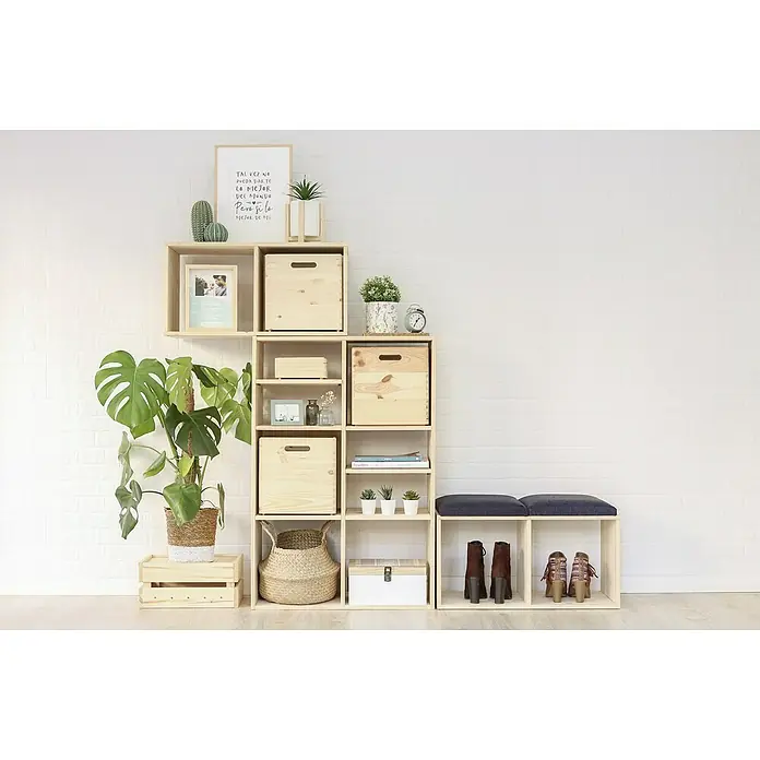 Astigarraga Dinamic Holzregal - H x B x T: 140 x 36,2 x 33 cm, Traglast pro Boden: 50 kg, Anzahl Böden: 4 Stk., Schrauben, Natur - Einrichtungsidee mit Holzregalwürfeln, Pflanzen und Dekorationen für ein stilvolles und funktionales Zuhause.