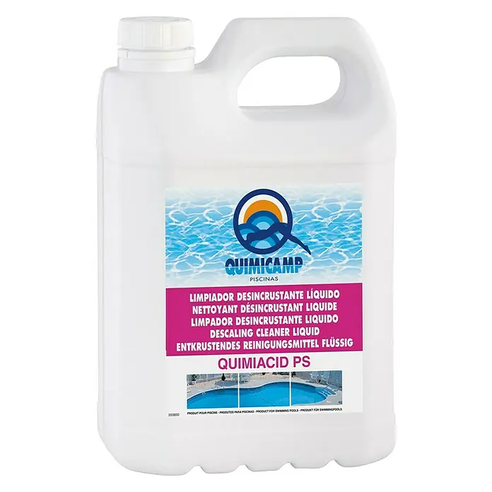 Quimicamp Desincrustante de piscina Quimiacid PS - 5 l - Botella blanca de Quimicamp Quimacid PS líquido desincrustante para piscinas con información del producto e imagen de piscina en la etiqueta.