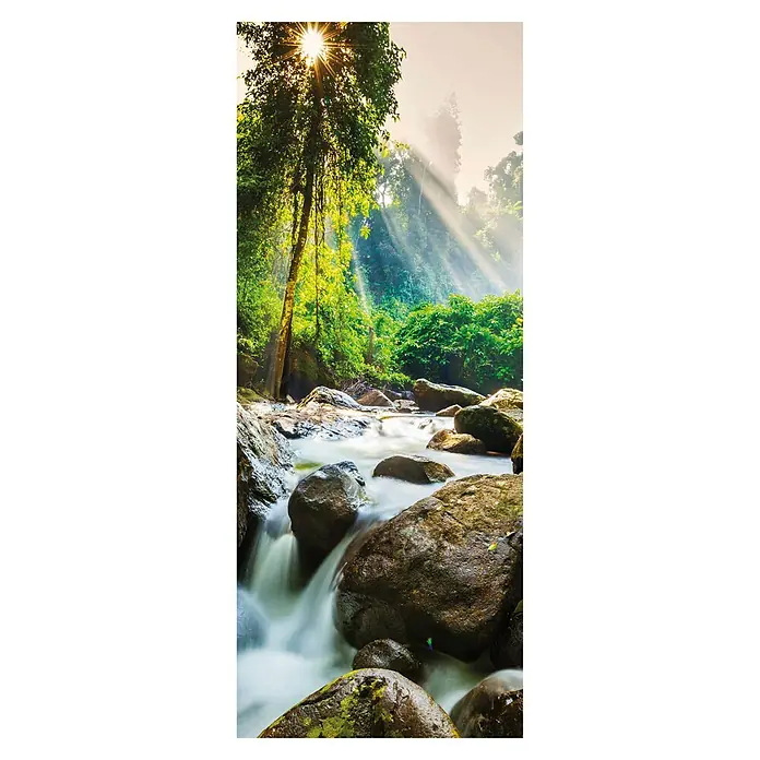 SanDesign Alu-Verbundplatte - 100 x 250 cm, Romantic Waterfall - Klarer Bach fließt über Felsen im Wald, Sonnenstrahlen fallen durch das dichte Blätterdach und erhellen die friedliche Szene.