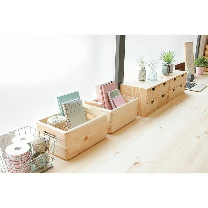 Astigarraga Caja de almacenaje - L x An x Al: 20 x 15 x 9 cm - Un espacio de oficina organizado y luminoso con armarios de madera y cestas para guardar cuadernos e hilo. Un espacio de trabajo inspirador.