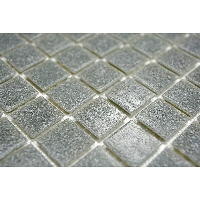 Mosaikfliese Quadrat Uni GM A 20 - 30,5 x 30,5 cm, Grau, Glänzend - Nahaufnahme von quadratischen grauen Mosaikfliesen, die für Badezimmer- oder Küchenrückwände geeignet sind und ein elegantes, modernes Design bieten.