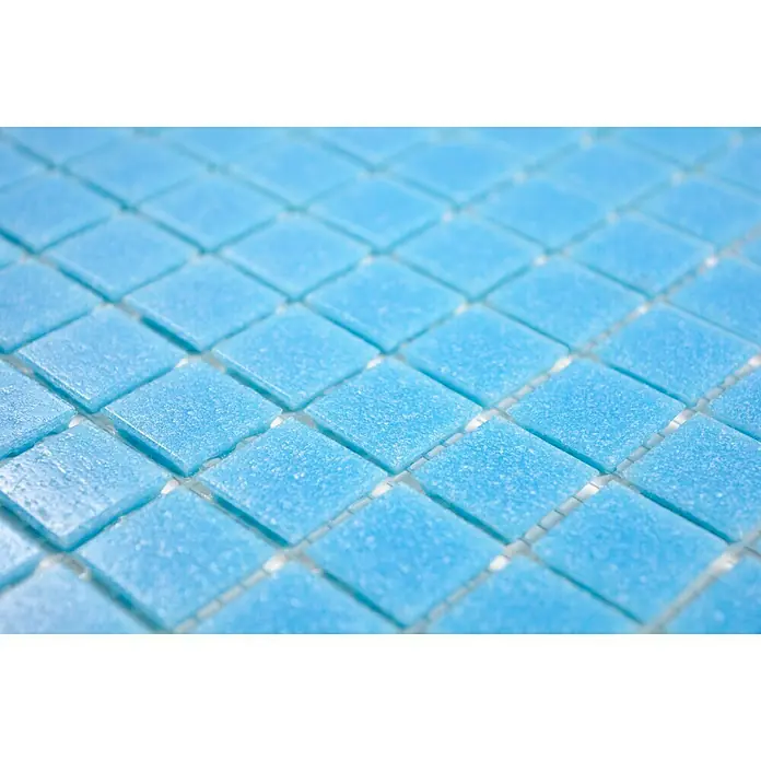 Mosaikfliese Quadrat Uni GM A 36 - 30,5 x 30,5 cm, Hellblau, Glänzend - Nahaufnahme eines Blattes mit quadratischen, hellblauen Mosaikfliesen, die sich perfekt für die Dekoration eignen und ein Gefühl von Frische vermitteln.