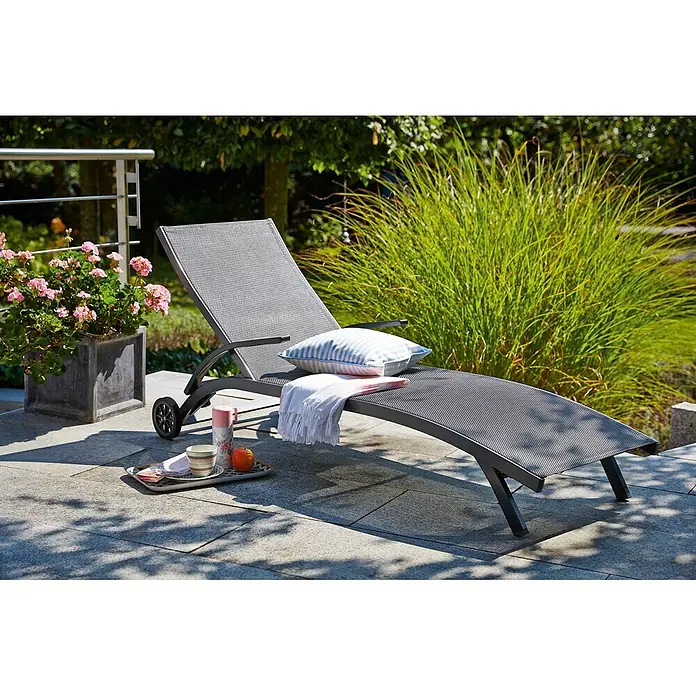 Sunfun Maja Gartenliege - B x T: 68 x 192 cm, Grau, Aluminium, Rollbar - Stimmungsaufnahme