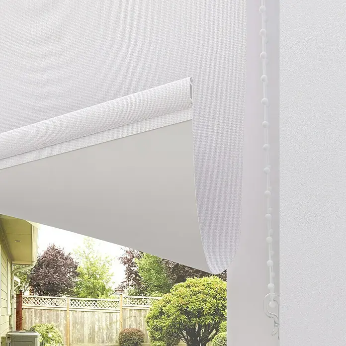 Expo Ambiente Verdunkelungsrollo - B x H: 180 x 275 cm, Weiß, Uni - Nahaufnahme einer weißen Rollo-Fensterabdeckung, die Lichtfilterung und Privatsphäre bietet.