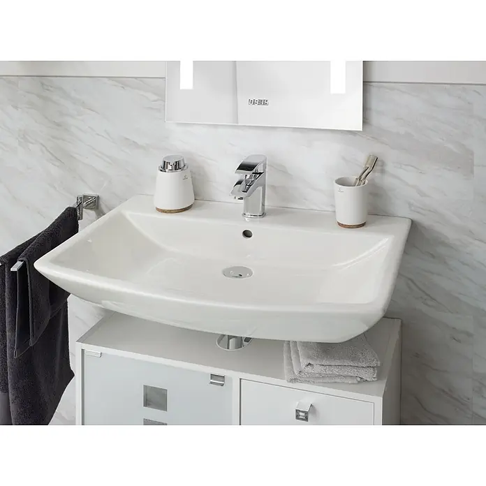 Camargue Paris Waschtisch - B x L: 71 x 47,5 cm, Ohne Spezialglasur, Hahnloch: Mitte, Weiß - Das elegante Waschbecken mit Armatur, Seifenspender und Handtuchhalter verleiht Ihrem Bad einen Hauch von modernem Luxus.