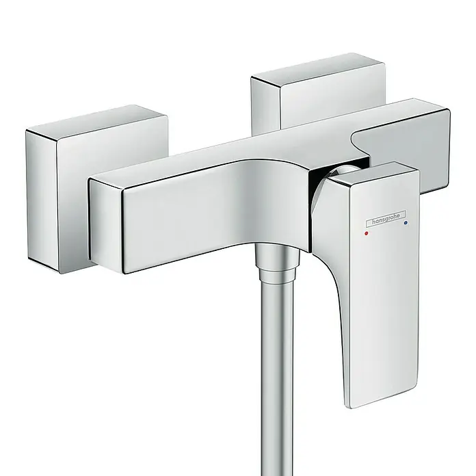 Hansgrohe Brausearmatur Metropol - Chrom, Glänzend - Nahaufnahme einer glänzenden Hansgrohe Armatur, die modernes Design und hochwertige Verarbeitung vereint. Perfekt für jedes Badezimmer.
