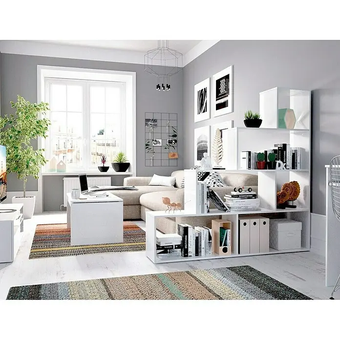 Dekit Ten Estantería de madera - Al x An x Pr: 145 x 145 x 29 cm, Número de baldas: 6 ud., Atornillado, Blanco - Esta imagen muestra una sala de estar elegante, con una moderna estantería blanca escalonada llena de libros y decoraciones.