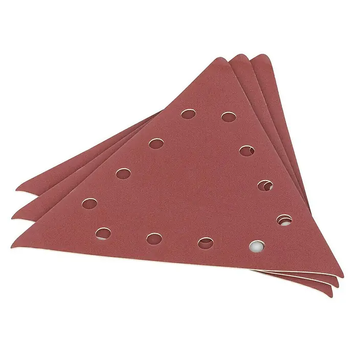 Kreator Set de hojas de lija triangulares - Grano: 100 mm, 5 ud. - Primer plano de hojas de papel de lija triangulares con agujeros, aptas para herramientas eléctricas.