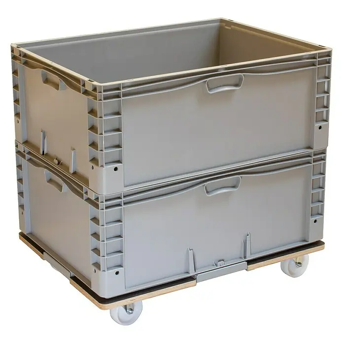 Wagner System Transportroller Barrera MM 1379 - L x B x H: 80 x 60 x 13,5 cm, Traglast: 400 kg, Holz - Zwei graue, stapelbare Kunststoffbehälter auf einem Holzsockel mit Rollen. Praktische Transportlösung für Lagerung und Bewegung.