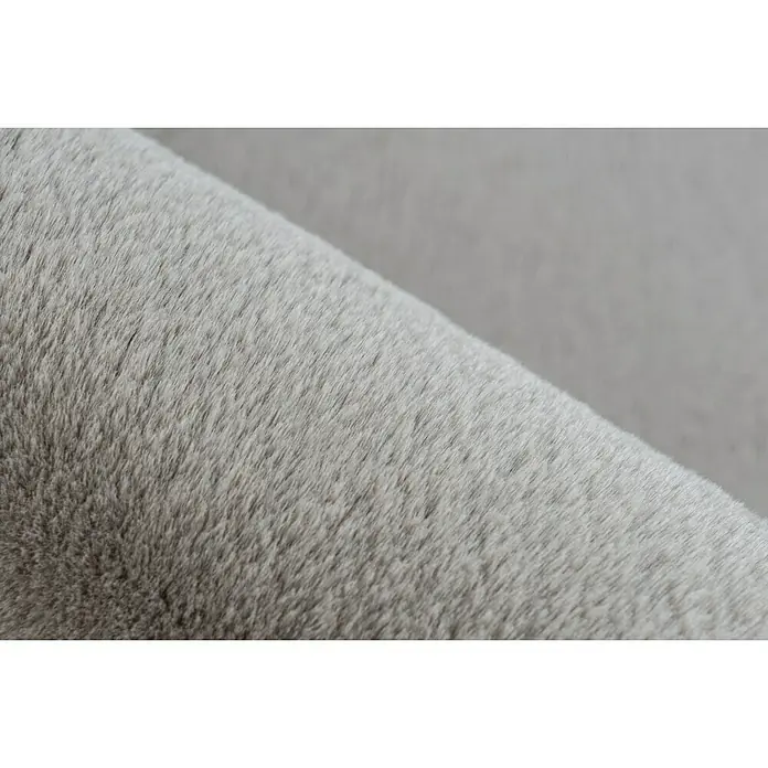 Fellteppich Happy - Taupe, 150 x 80 cm, 100 % Polyester (Flor) - Nahaufnahme eines weichen, grauen Teppichs mit einer flauschigen Textur, ideal für ein gemütliches Zuhause.