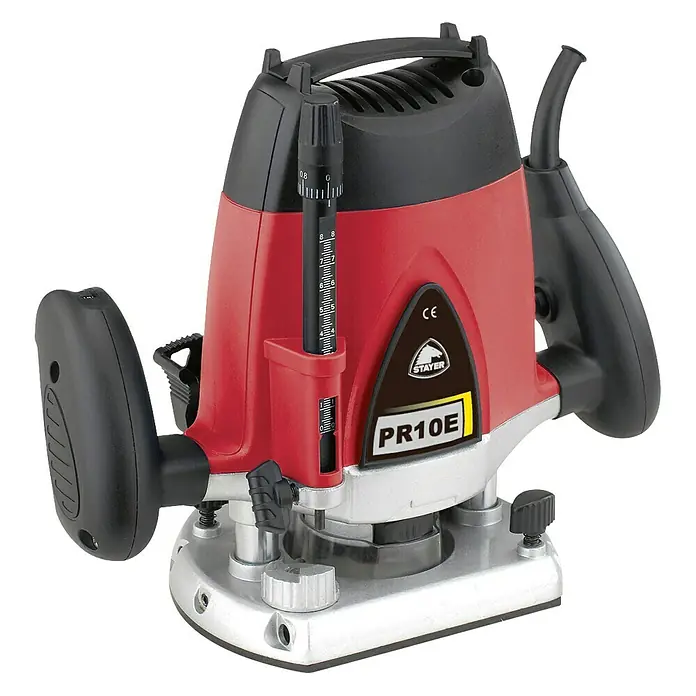Stayer Fresadora eléctrica PR10EK - 1.800 W, 8 r.p.m. - 30.000 r.p.m. - La imagen muestra una fresadora vertical STAYER PR10E en rojo y negro, utilizada para carpintería y otros trabajos de procesamiento de materiales.