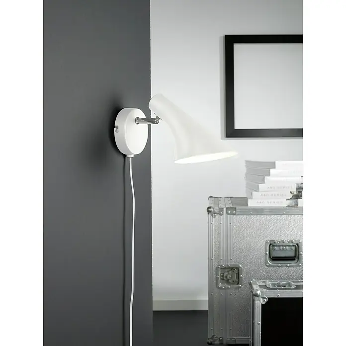 Nordlux Vanila Aplique de pared - 40 W, L x An x Al: 14,5 x 14,5 x 17 cm, Blanco, E14 - Lámpara de pared blanca y elegante, con iluminación dirigida. Perfecta para espacios de trabajo o lectura.